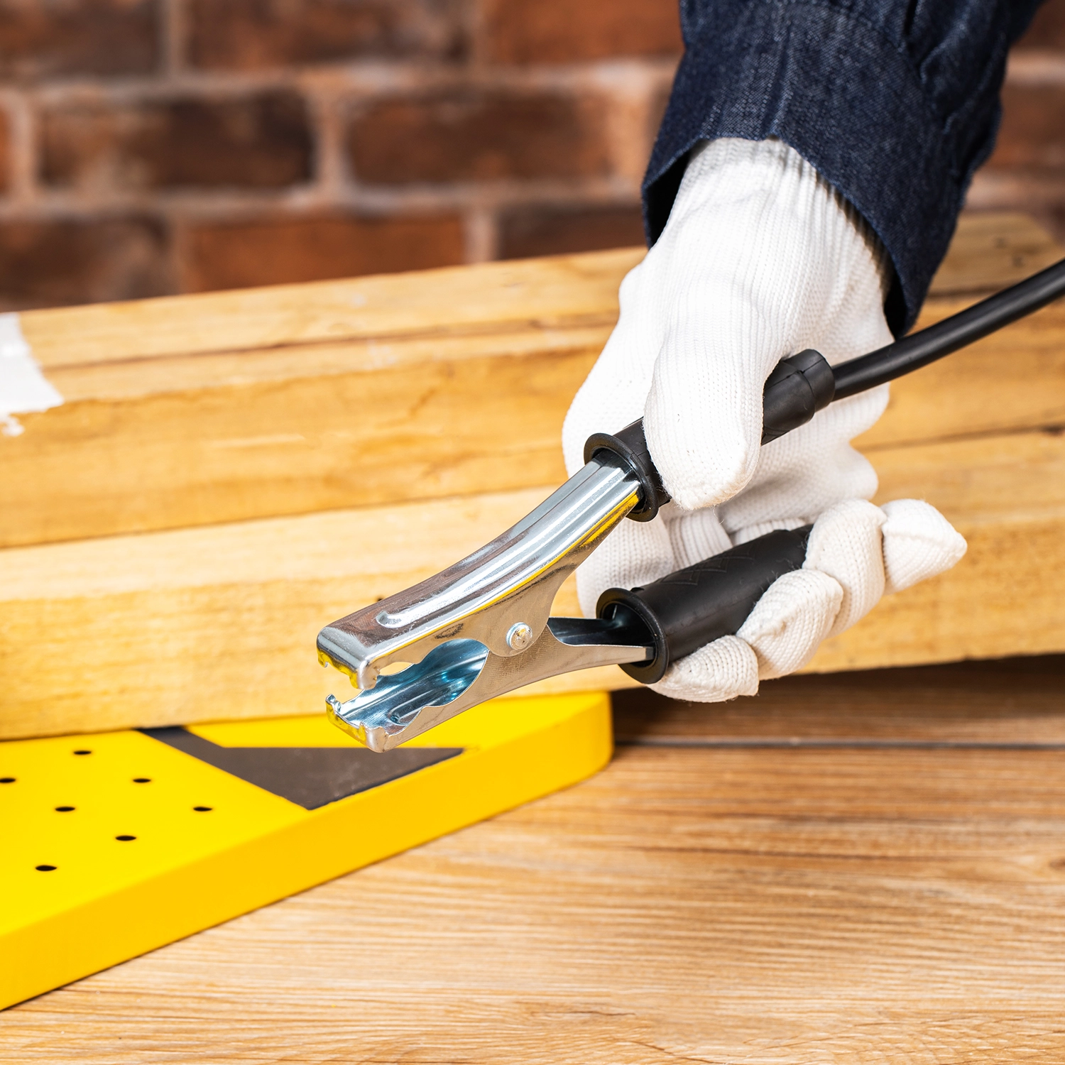 EDL-ZX7-160-E1 Inverter MMA Welding Machine 20-160A - Deli Group