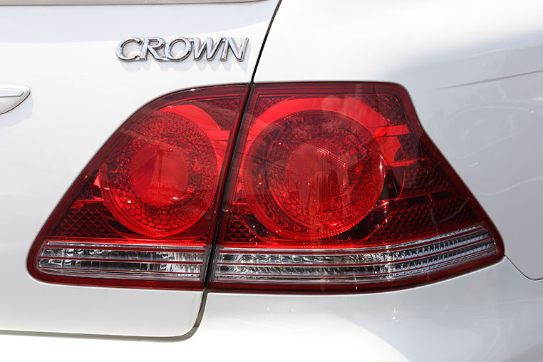 18クラウン アスリート テールライト テールランプ トヨタ クラウン