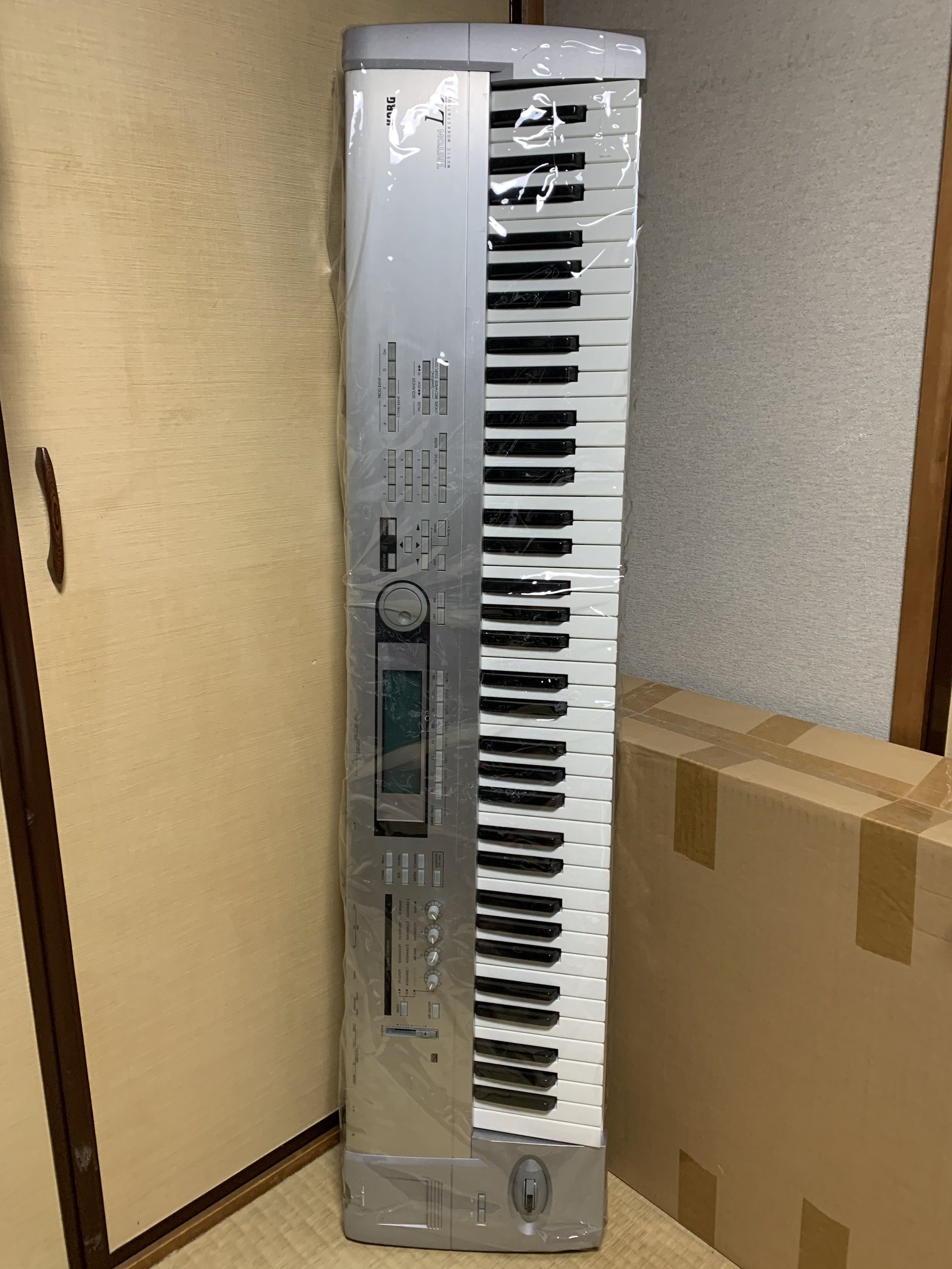 KORG TRITON Le 76鍵盤 専用ケース&ケーブル付き KORG TRITON Le 76