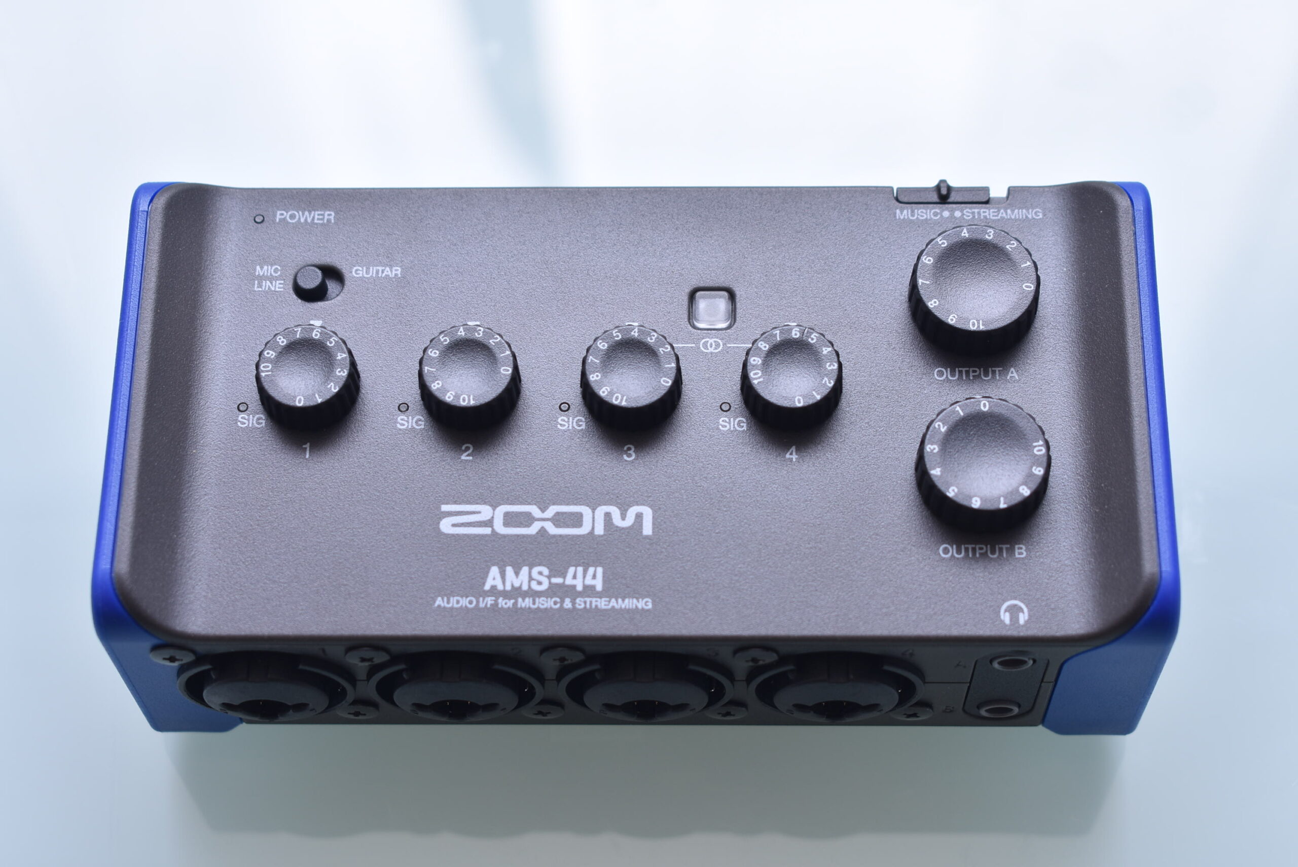 超軽量、コンパクト、ハイコストパフォーマンスのオーディオ