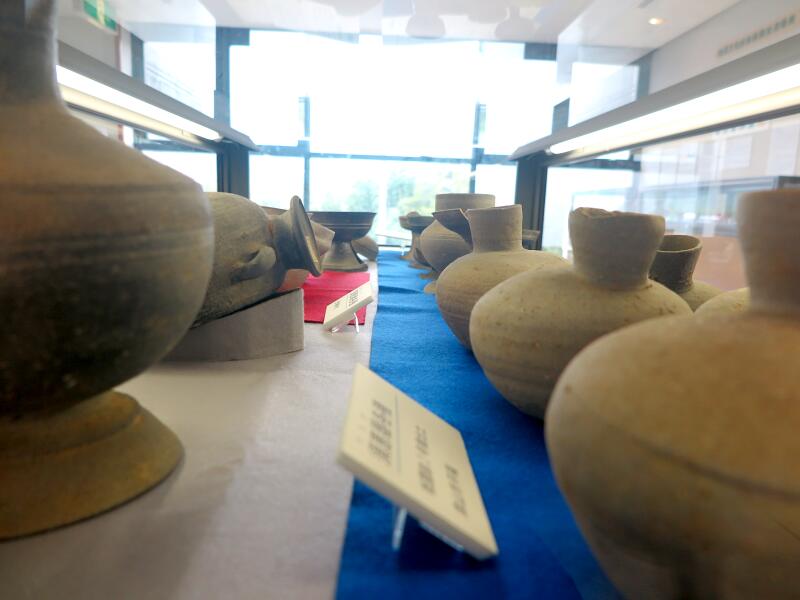 須恵器■ぐい呑み 古鉢 時代物の茶碗 土器 直し有り 古美術 時代物 骨董品■ 古墳時代 須恵器 碗型土器残欠（250–581 CE） | 入蘆花（ロカニイル）