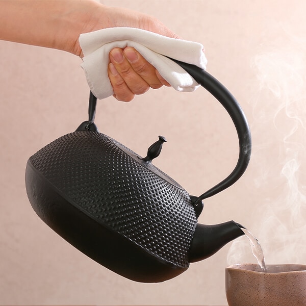 南部鉄器 鉄瓶 昭和レトロ】南部鉄器 アラレ鉄瓶 鈴木盛久 骨董品 鉄器