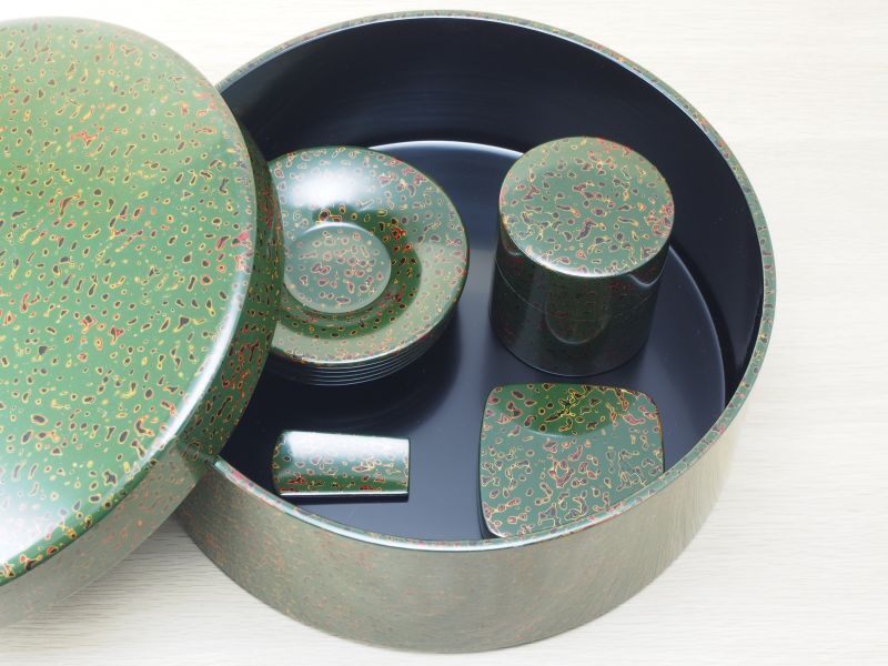 津軽塗螺鈿茶櫃、九谷焼茶器セット 茶櫃 津軽塗 螺鈿