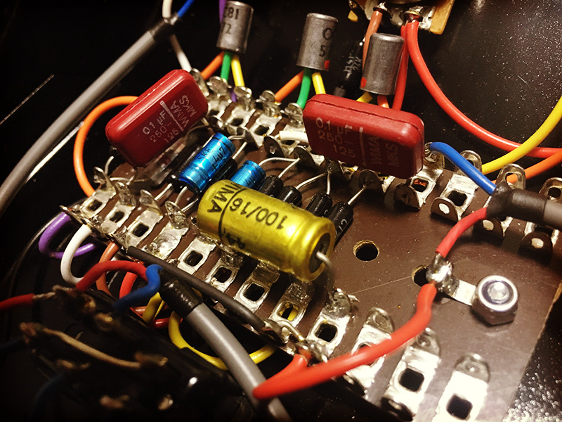 Burns Buzzaround クローンペダル ハンドワイアード ファズ HOLD