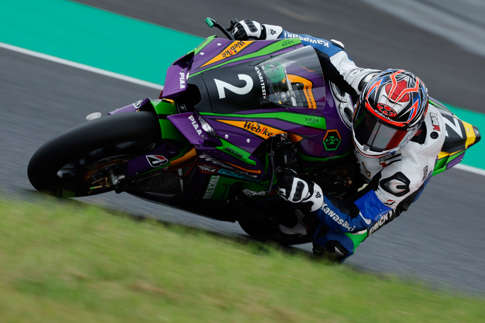 エヴァンゲリオンレーシングの鈴鹿8耐参戦マシンをイメージした250cc