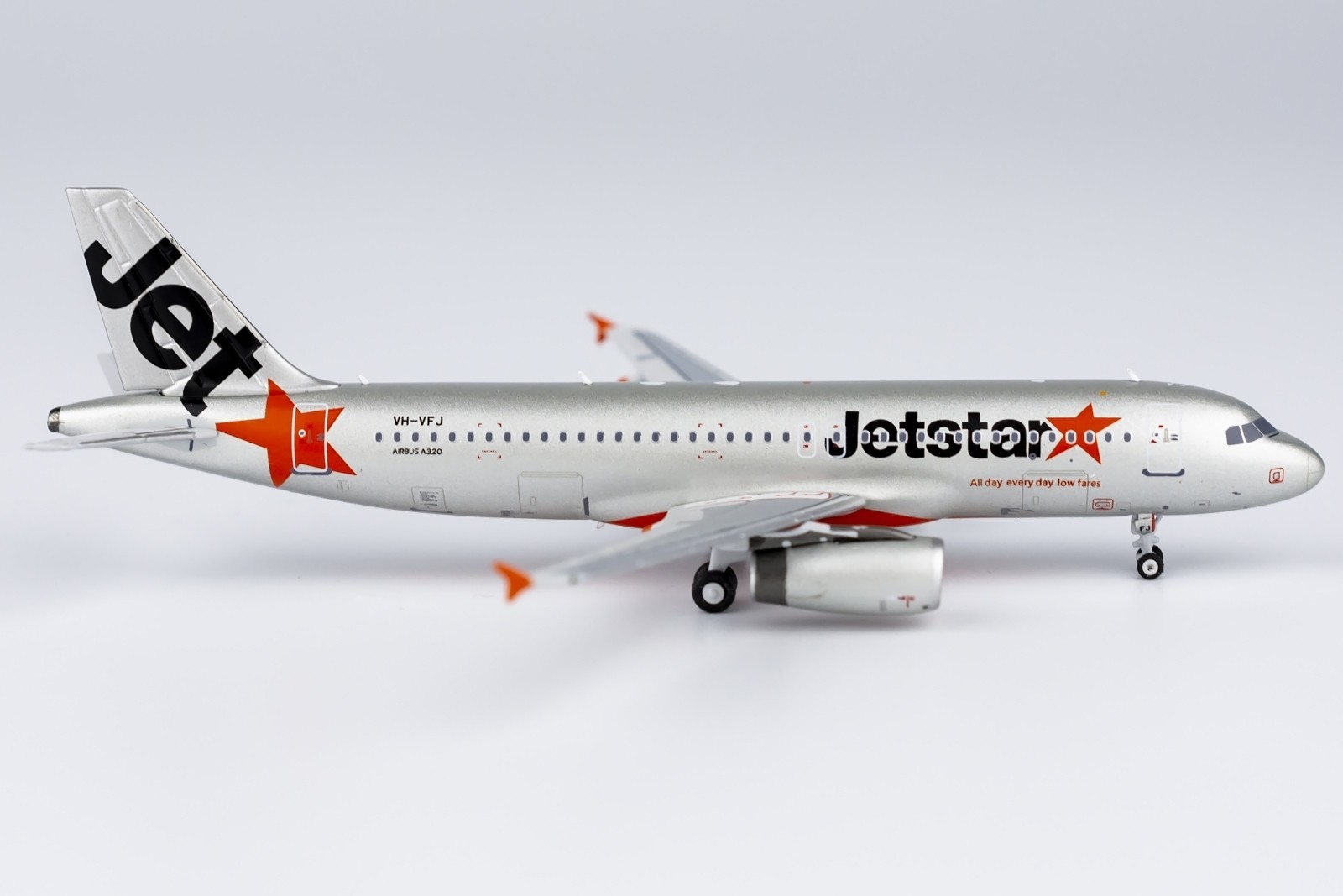 スターフライヤー モデルプレーン AIRBUS A320 1/200スケール