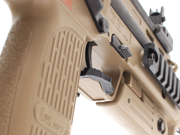 引越しの為9月末まで！東京マルイ MP7 ガスガン マガジン2本付き