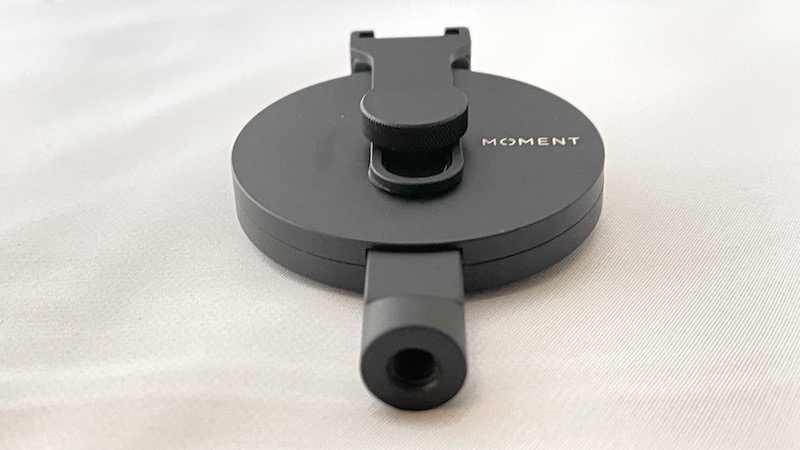 MomentのMagSafe対応 三脚マウント「Pro Tripod Mount with MagSafe