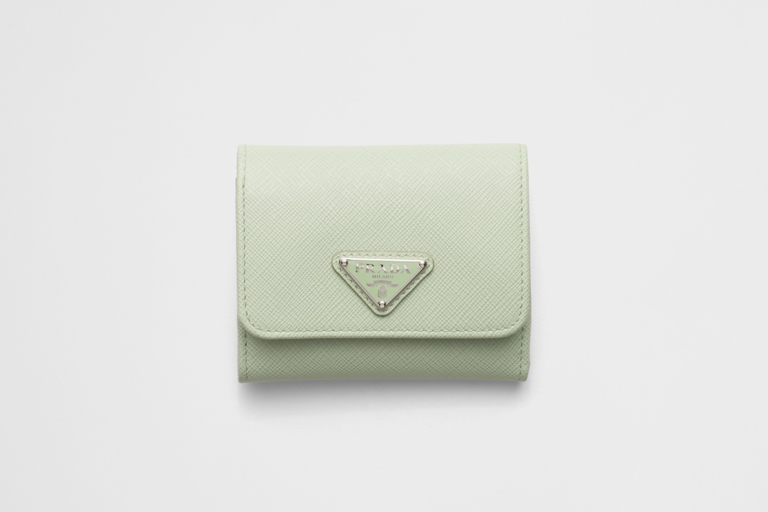 プラダ24年春夏レディース財布、“パステルカラー”の三つ折りレザー財布