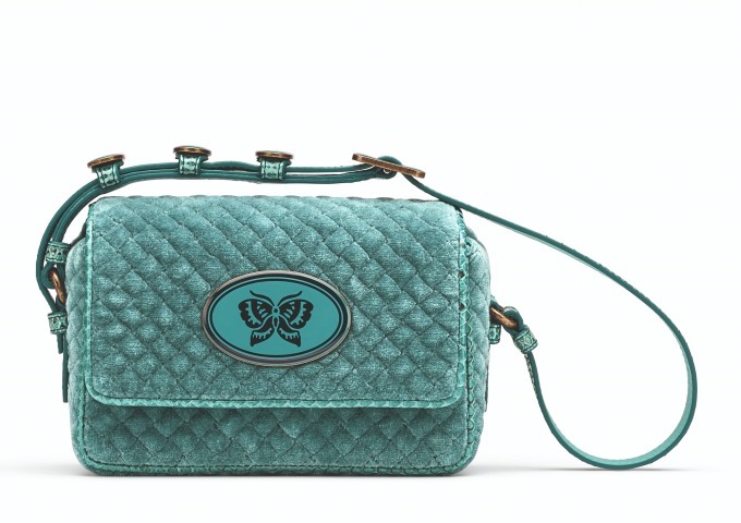 ボッテガ・ヴェネタ新作、バタフライを配したミニバッグやスカラップ