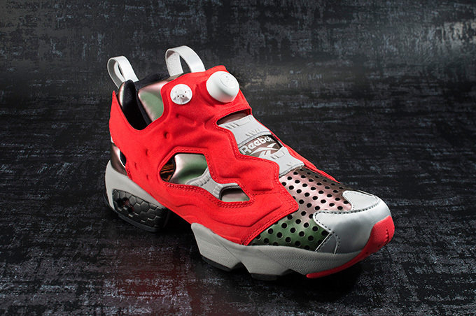 リーボックから『攻殻機動隊ARISE』登場メカをモチーフにした