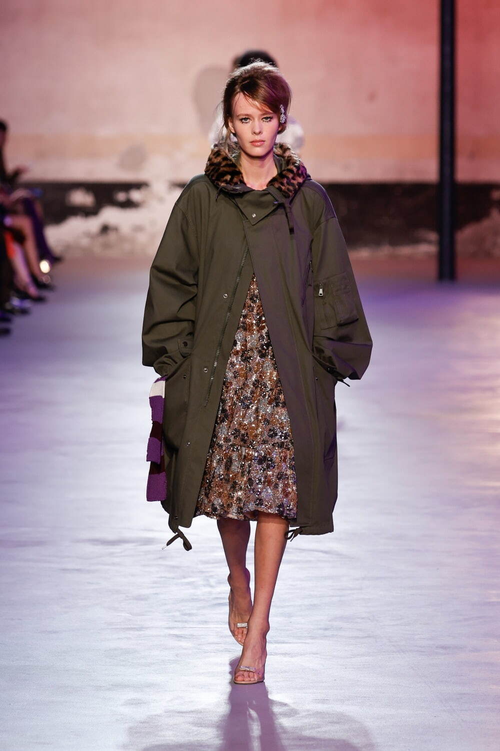 ヌメロ ヴェントゥーノ 2025年春夏コレクション - 自由とグラマラスが