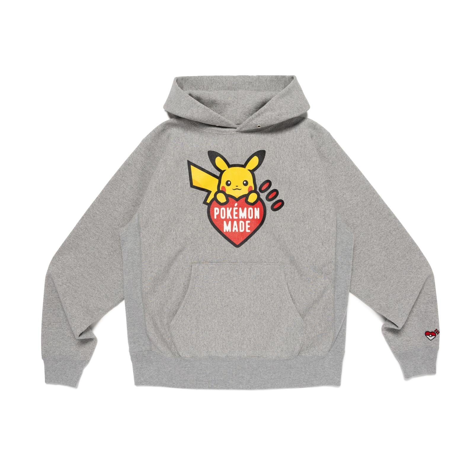 ヒューマンメイド×ポケモン“ハートロゴ”を抱えるピカチュウTシャツや