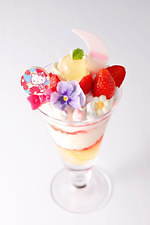 資生堂パーラーからハローキティ＆蜷川実花とのコラボパフェが登場