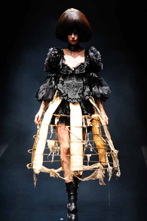 alice auaa アリスアウアア ブローチ alice auaa ブローチ alice auaa