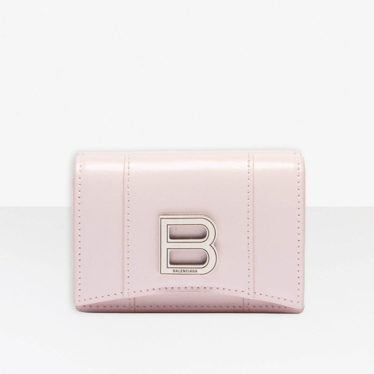 バレンシアガからカーブ底の人気バッグライン「アワーグラス」に