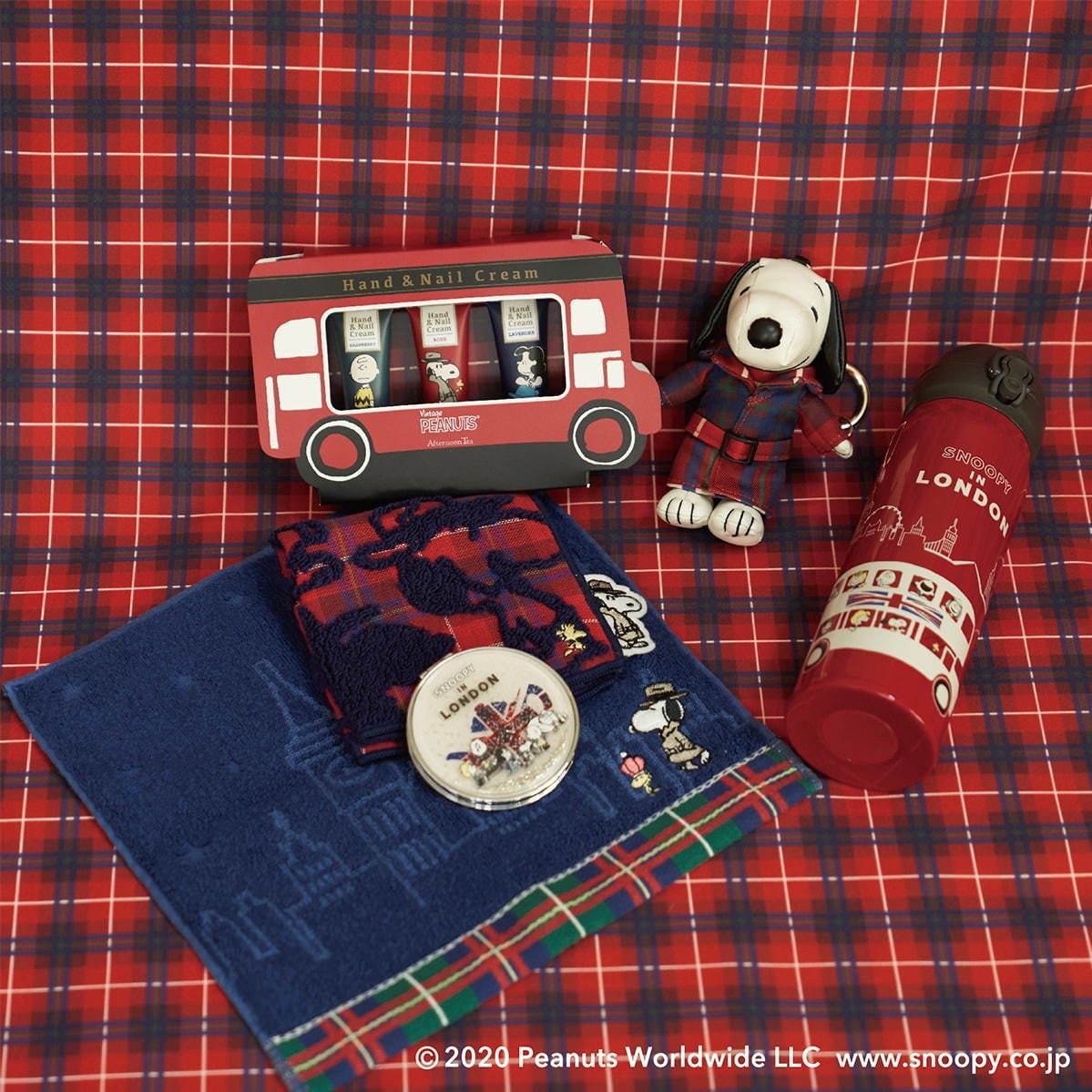 アフタヌーンティー×ピーナッツ、“諜報員スヌーピー”やタータン