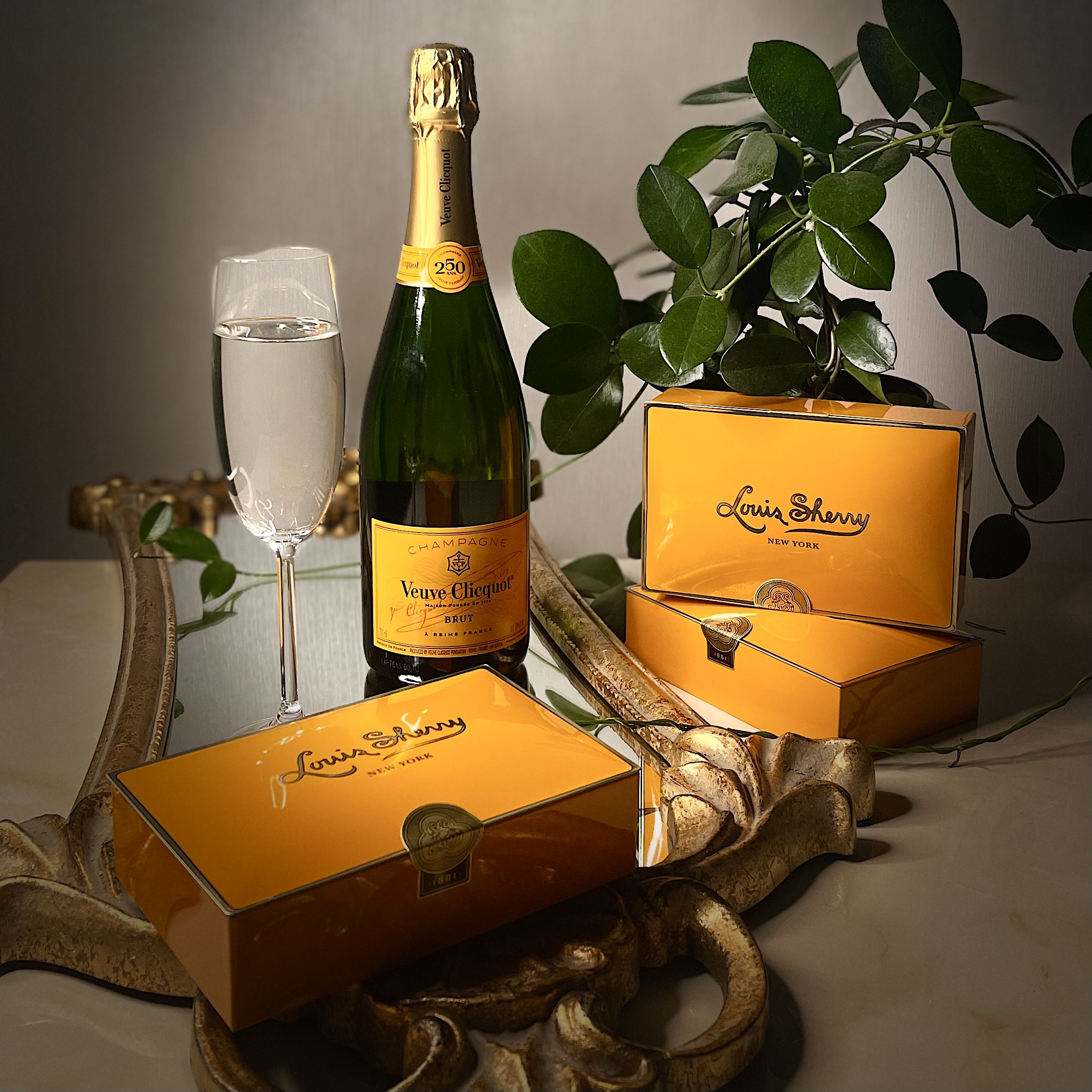 Veuve Clicquot 250Th Anniversary - Flower And Cafe