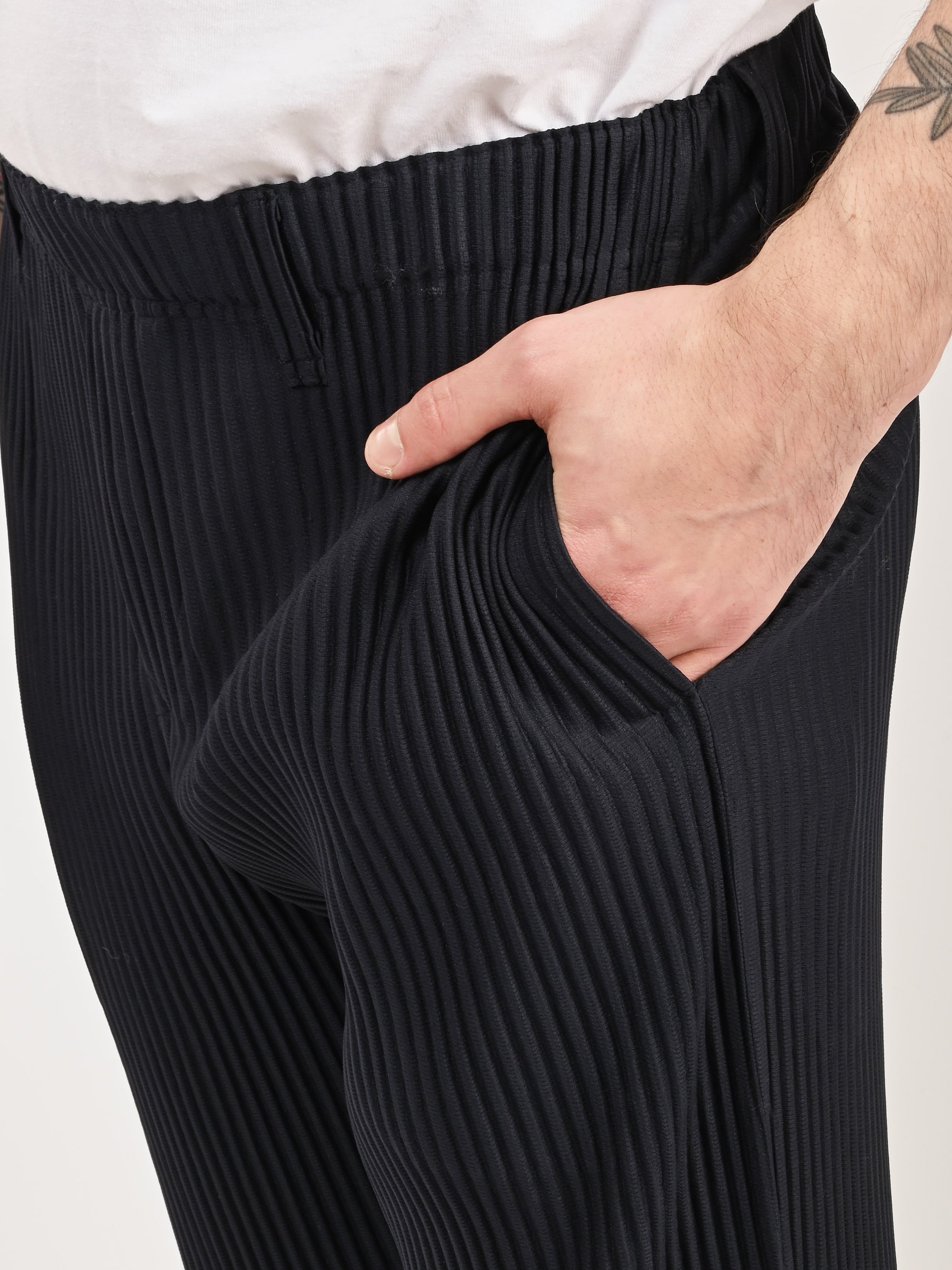 Homme Plisse Issey Miyake - Navy Basics Pants – Frances May