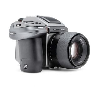 Hasselblad H1 Camera Kit (Black) w/HC 80mm f/2.8 Lens, Viewfinder