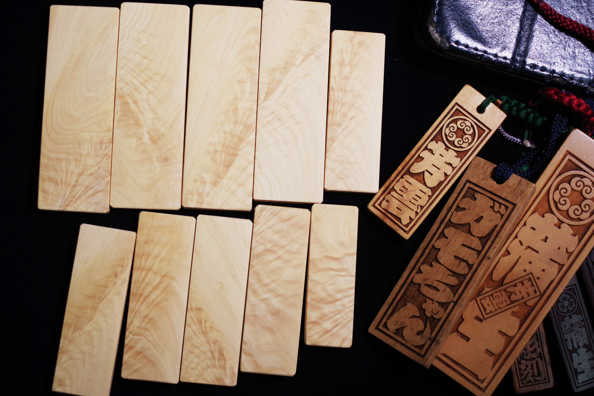 威厳 極上杢(もく) 木札 本黄楊と桜材の自然の木目の不思議 極上レア