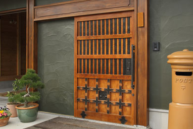 蔵戸扉建具引き戸玄関建築建設古民家カフェリノベーション店舗町屋開業