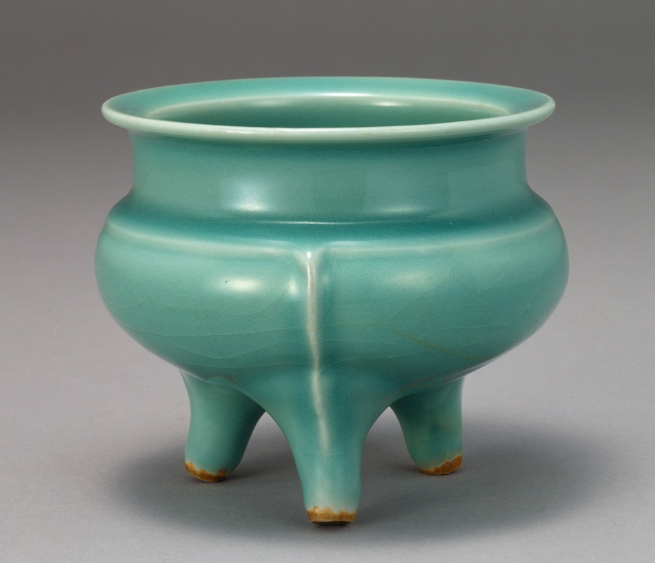 中国美術 青釉三足爐 唐物 青磁袴腰香炉 古銅籠目