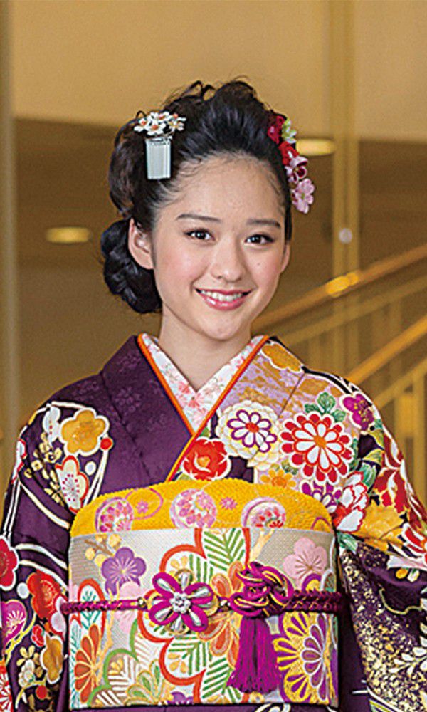 C 美品 吉澤友禅 扇に花々 金駒刺繍 金彩 淡い薄ピンク 正絹 袷 振袖