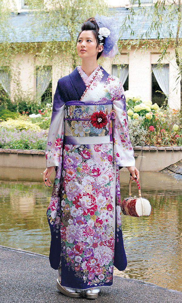 振袖「紫地に桜文様・お洒落な振袖」