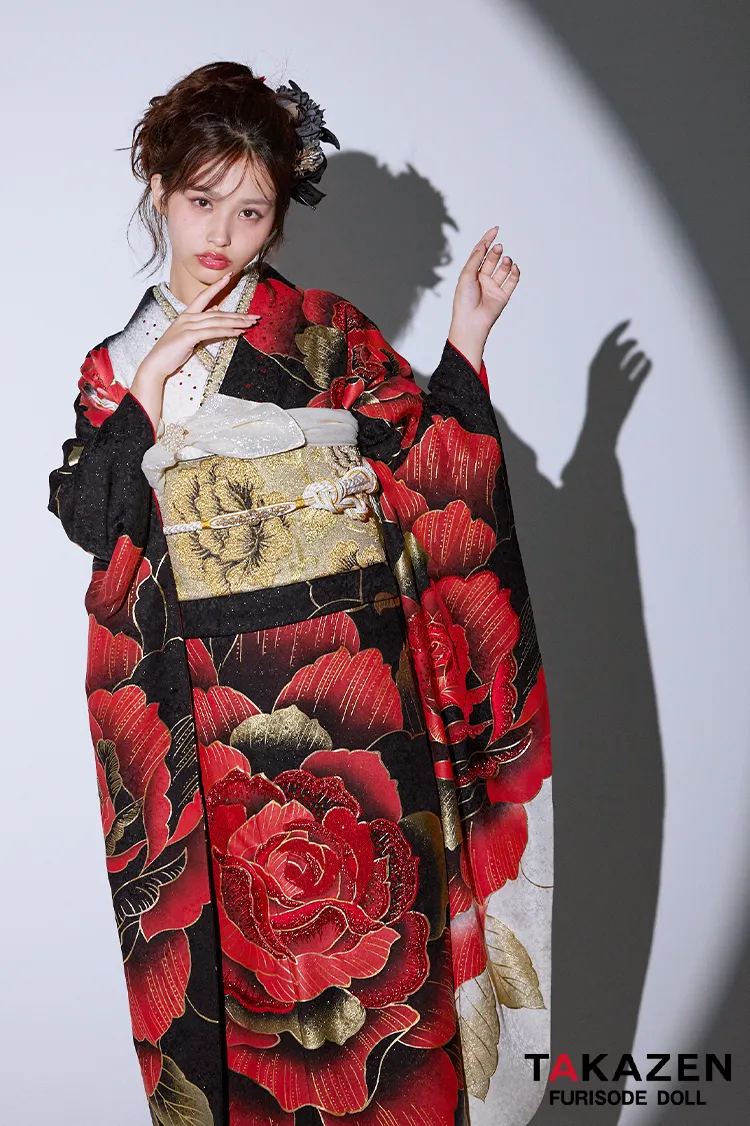 モード系グラマラス 赤/黒/金 バラ/大柄 派手かわいい キラキラ 目立つ