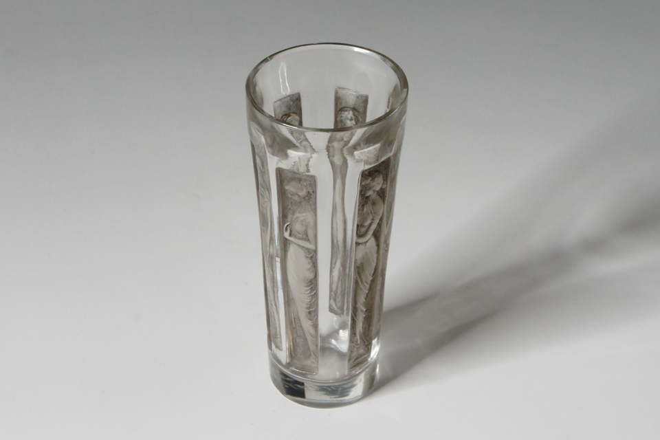 6人の肖像 ゴブレット」ルネ・ラリックのテーブルウェア《ギャルリー