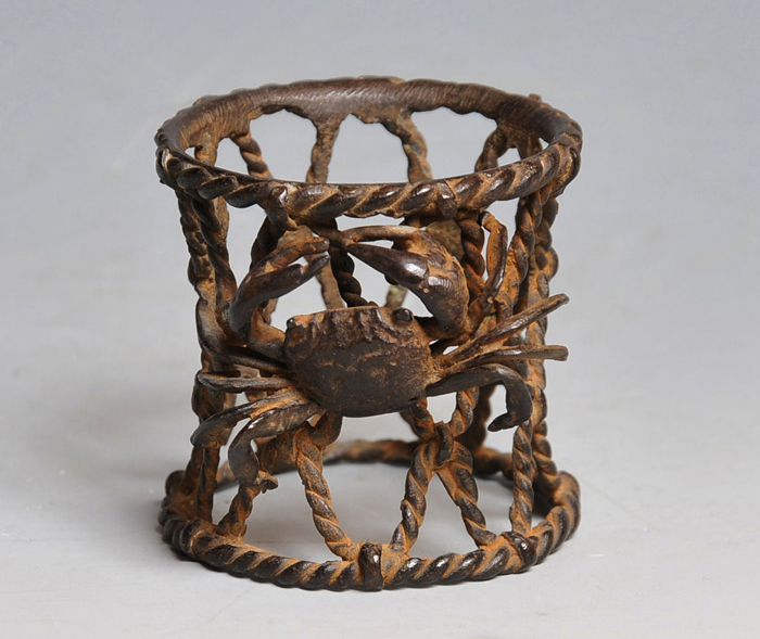 古銅 網目に蟹 蓋置 | 古美術ささき