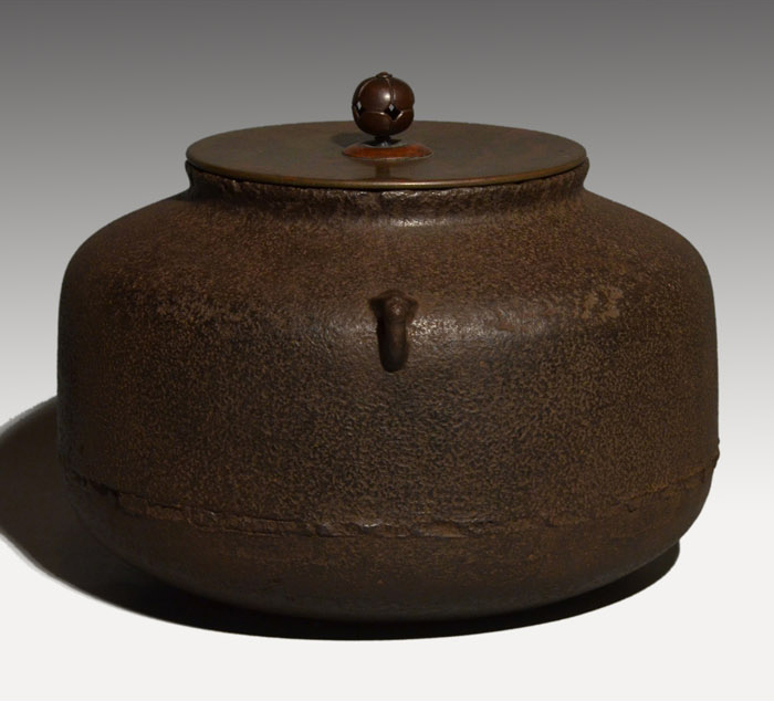 座阿弥陀堂釜 七代 浄玄(宝暦年代)作 十三代 浄長極め書き | 古美術ささき