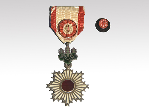 勲四等旭日小綬章勲五等双旭日章勲六等単光旭日章勲章3点セット美品