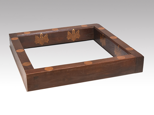 時代 木地菊桐（高台寺)蒔絵炉縁 | 古美術ささき