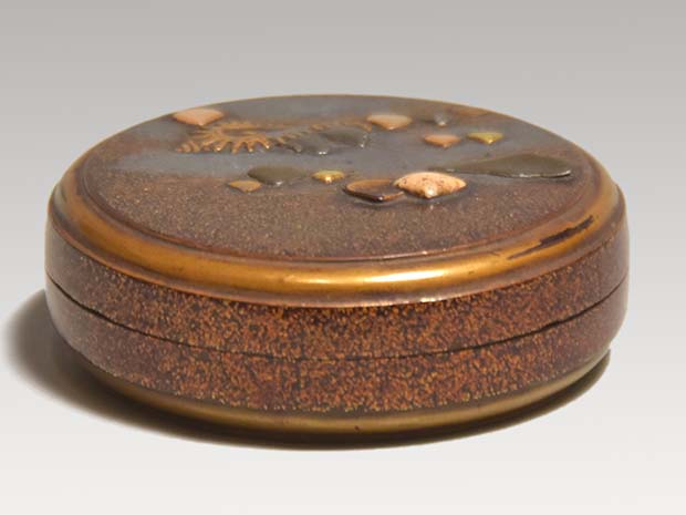 時代 貝蒔絵香合 江戸初期 小堀宗通箱書 | 古美術ささき