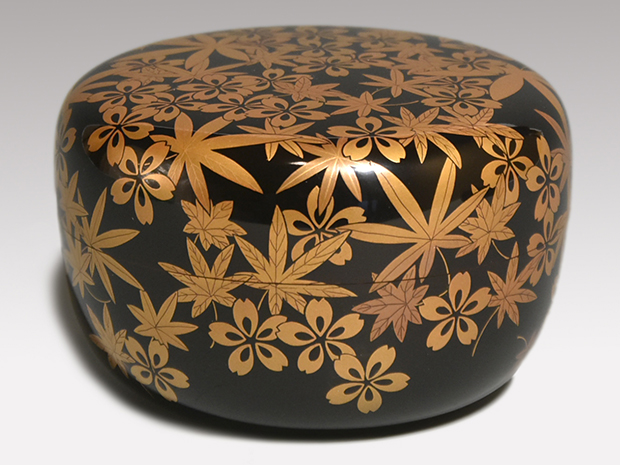 雲錦蒔絵 内側銀溜 平棗 即中斎宗匠朱在判、箱書 | 古美術ささき