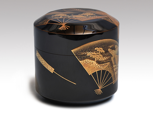 扇面蒔絵雪吹 杉谷雅輔（号 松芯）（造）共箱 表千家14代而妙斎朱在判