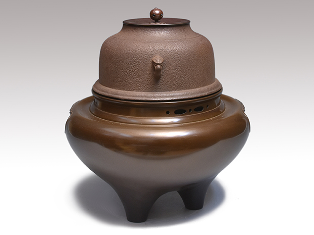 唐銅朝鮮風炉 真形釜添 釜師 角谷莎村（作） 共箱 未使用 | 古美術ささき