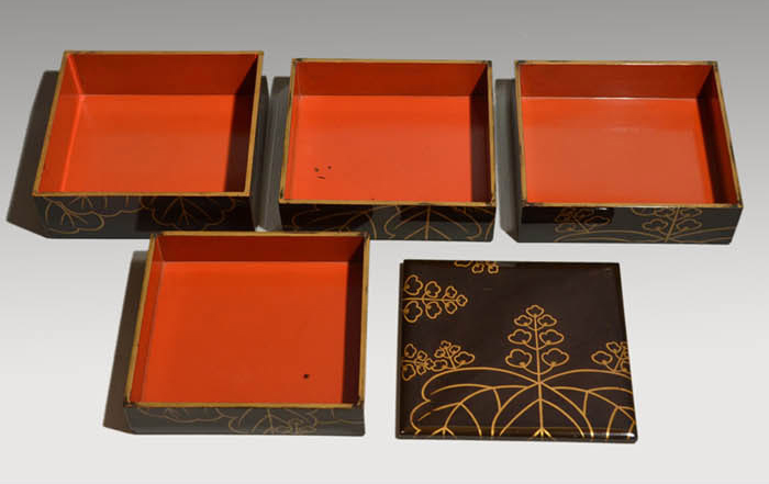 五七桐蒔絵に蔦蒔絵入 花見重 野弁当 江戸末頃 | 古美術ささき