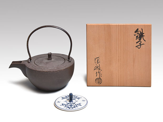 鉄燗鍋銚子 替え蓋付属 橋本辰敏（作）共箱 | 古美術ささき