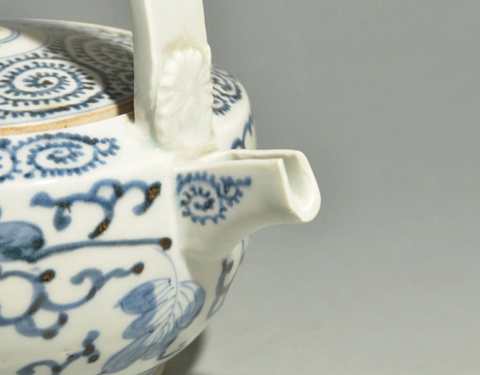 古伊万里 手付き水注 燗鍋 花に蛸唐草染付 共蓋 江戸後期 美品 | 古