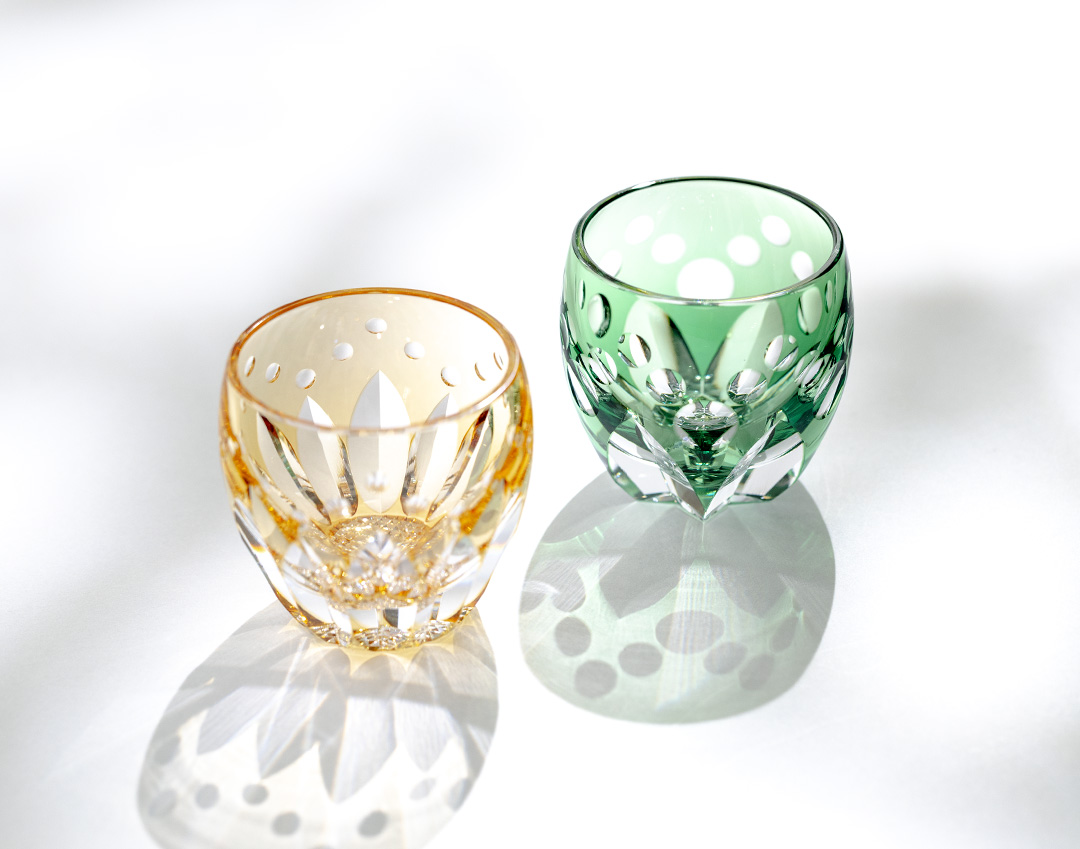 江戸切子 伝統工芸士・鍋谷聰 作 冷酒杯＜向日葵＞ | カガミクリスタル