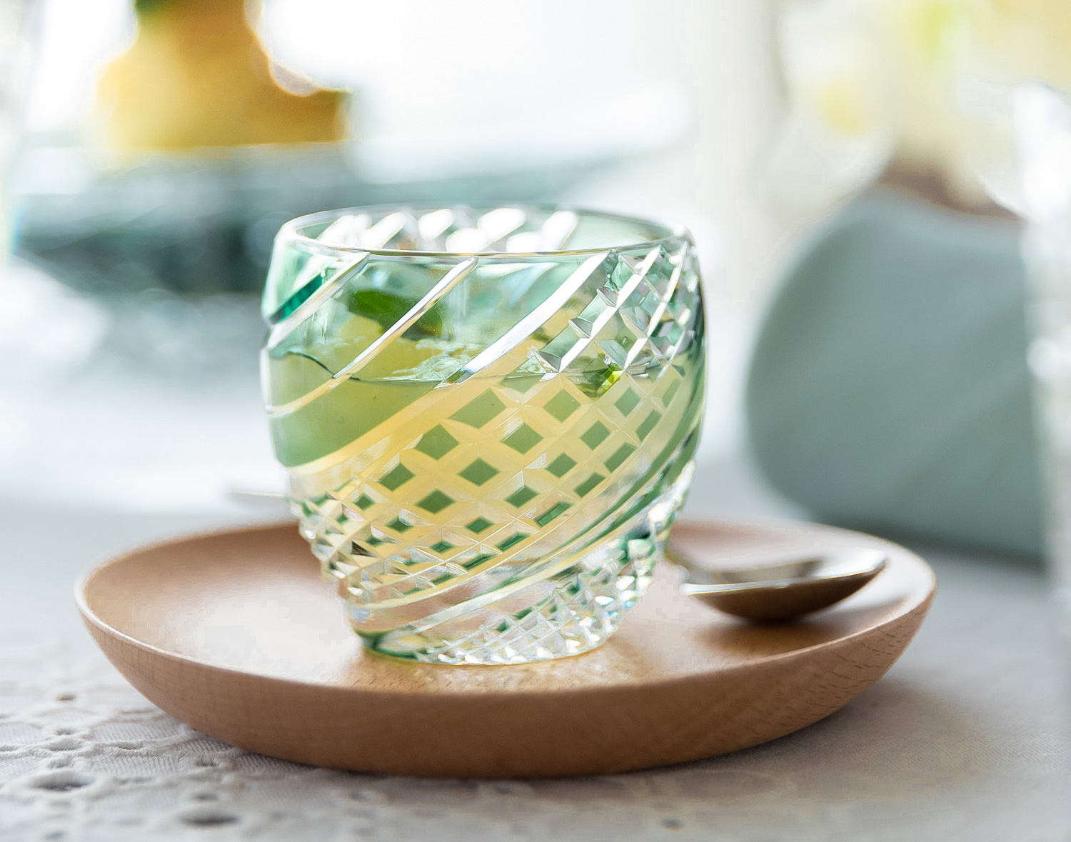 江戸切子 冷酒杯＜魚子流し紋＞ | カガミクリスタル