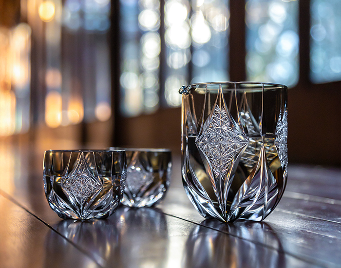 江戸切子 伝統工芸士・根本達也 作 酒器揃＜和樂＞ | カガミクリスタル