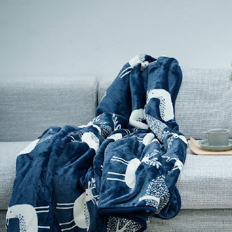 着る電気毛布 curun(クルン) エルク柄 レギュラーサイズ 140x140cm 2色