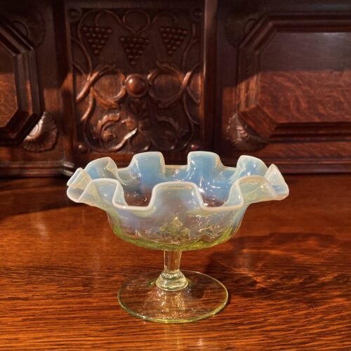 アンテイーク ウランガラス製の四角小物入れ ヴァセリン ガラス