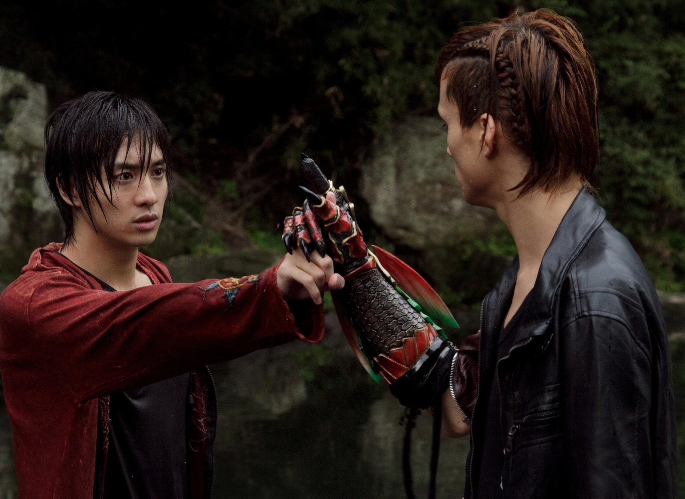 火野映司 | 仮面ライダー図鑑 | 東映