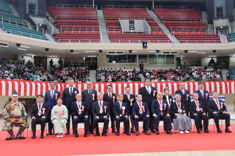 日本武道館 鏡開き式・武道始め】前田利明氏に武道功労章！ 武道優良