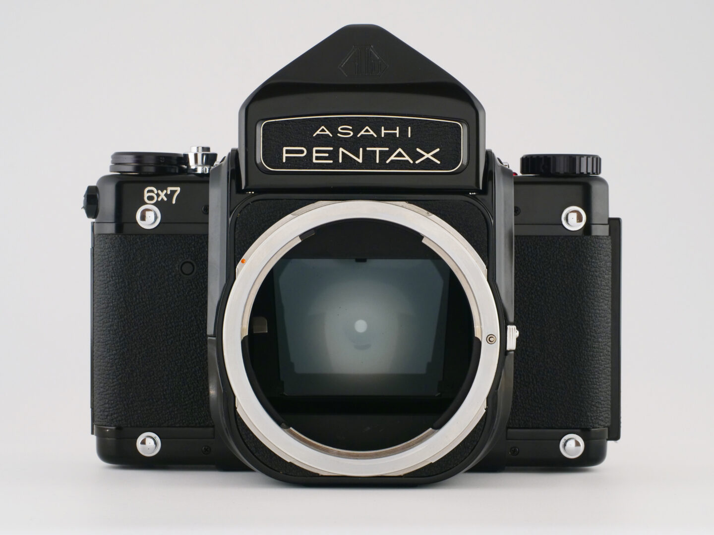 映画の中の、あのカメラ｜14 猫が行方不明(1996) ペンタックス6×7 | ShaSha